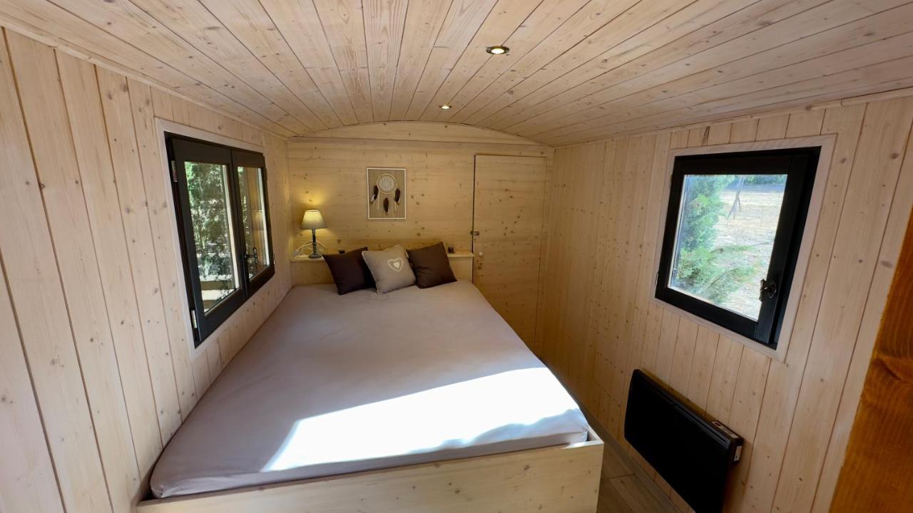 Hotel Superbe Roulotte De Charme à Bagnols-en-Forêt Extérieur photo