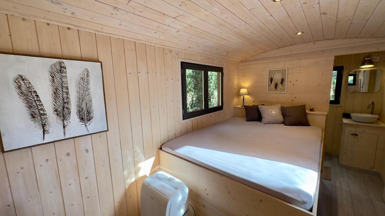 Hotel Superbe Roulotte De Charme à Bagnols-en-Forêt Extérieur photo