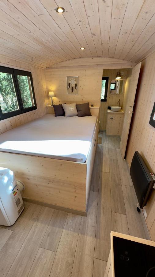 Hotel Superbe Roulotte De Charme à Bagnols-en-Forêt Extérieur photo