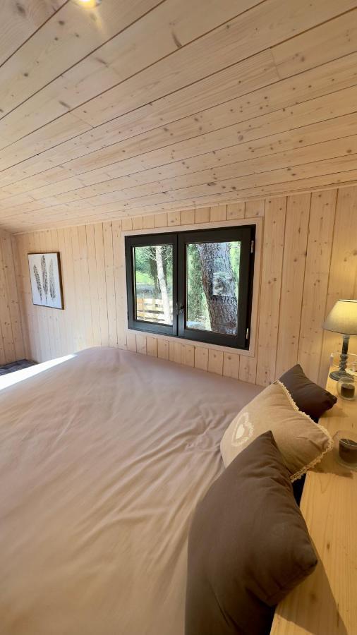 Hotel Superbe Roulotte De Charme à Bagnols-en-Forêt Extérieur photo