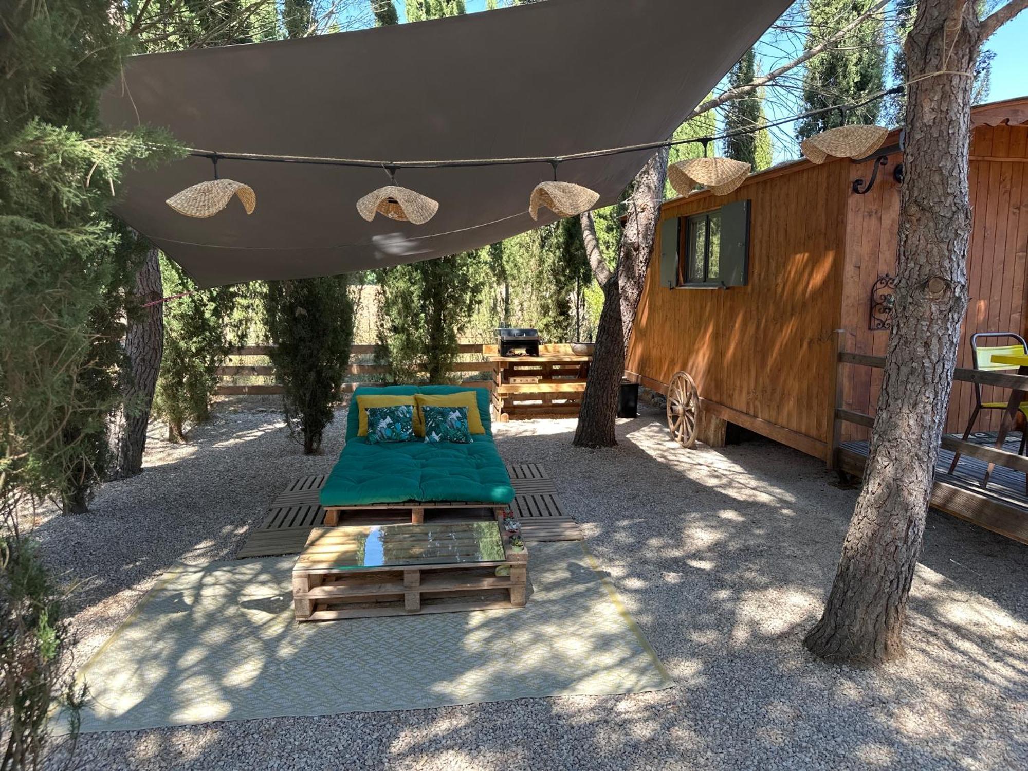 Hotel Superbe Roulotte De Charme à Bagnols-en-Forêt Extérieur photo