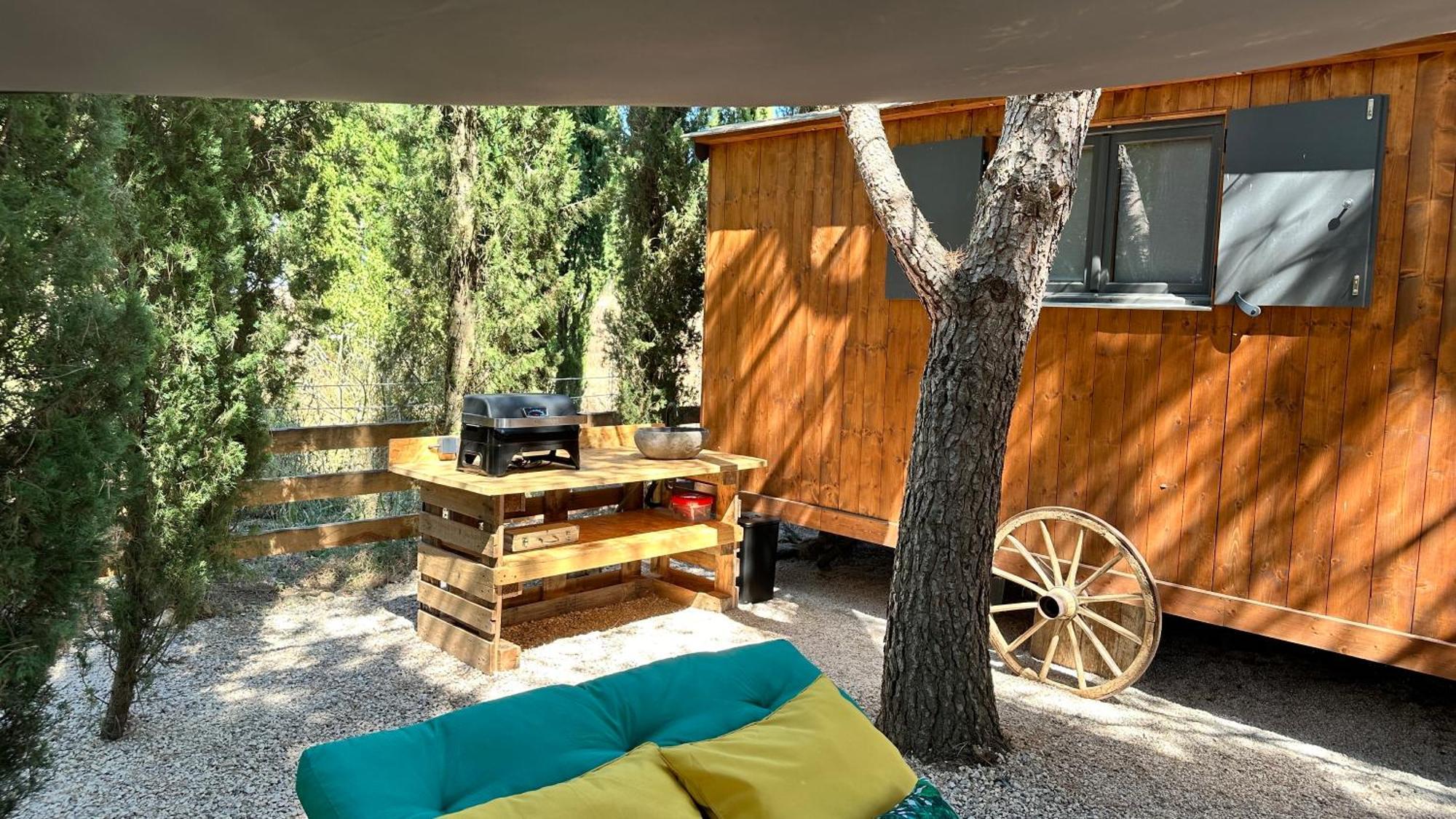 Hotel Superbe Roulotte De Charme à Bagnols-en-Forêt Extérieur photo